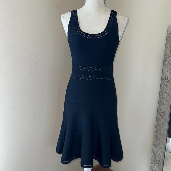 Diane von Furstenberg
Perry Sleeveless Fit-and-Flare Dress, Black - Picture 1 of 16